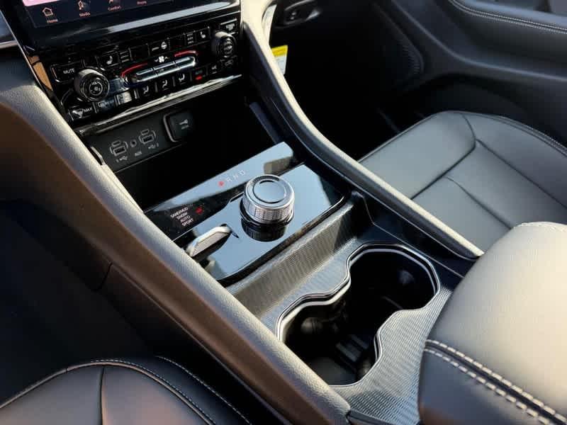 new 2025 Jeep Grand Cherokee car, priced at $46,342