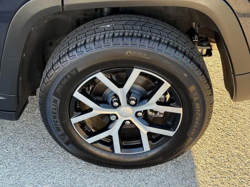 used 2025 Jeep Grand Cherokee car, priced at $41,998