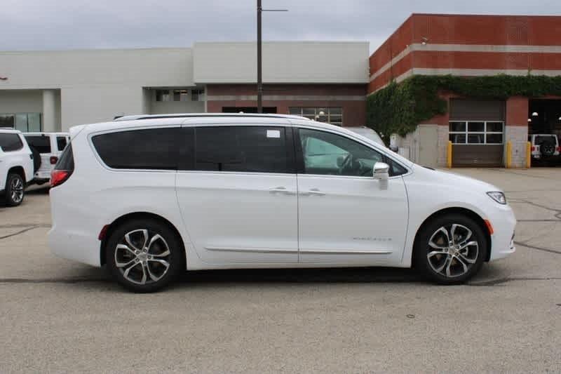 new 2024 Chrysler Pacifica car, priced at $54,140