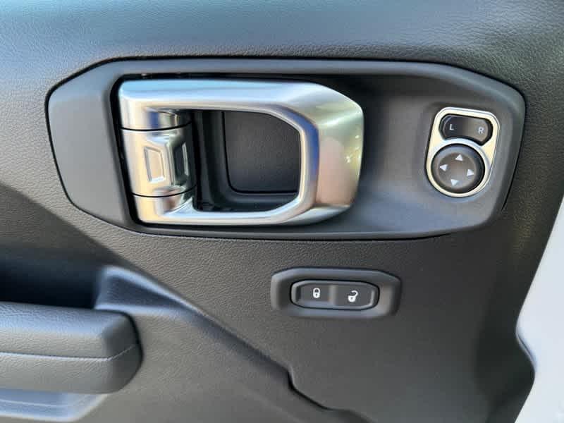 new 2025 Jeep Wrangler car, priced at $47,459