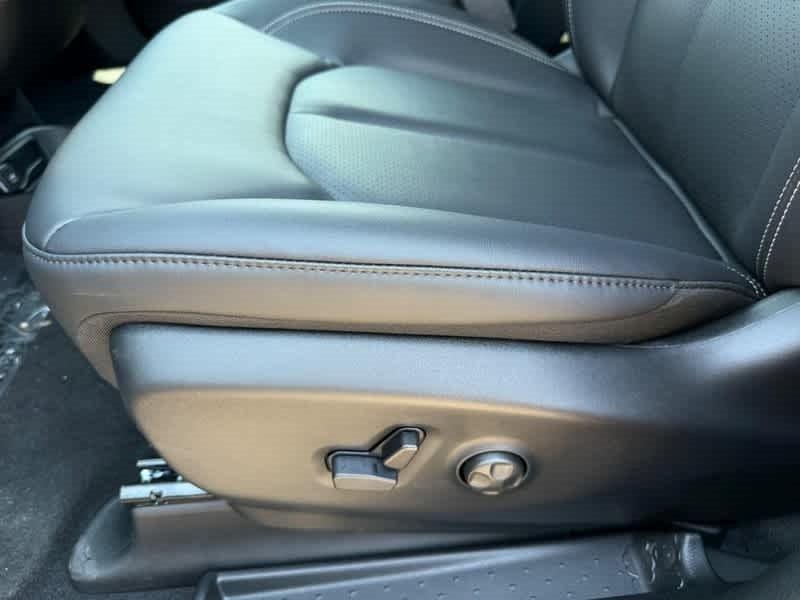 new 2025 Chrysler Pacifica car, priced at $41,692