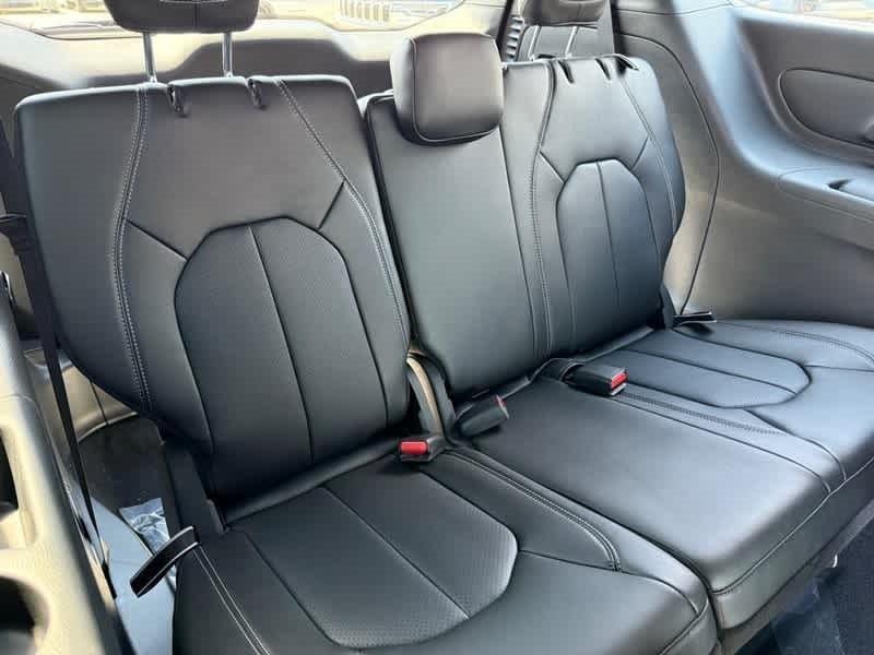 new 2025 Chrysler Pacifica car, priced at $41,692