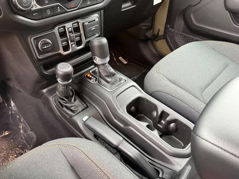 new 2026 Jeep Gladiator car, priced at $46,929