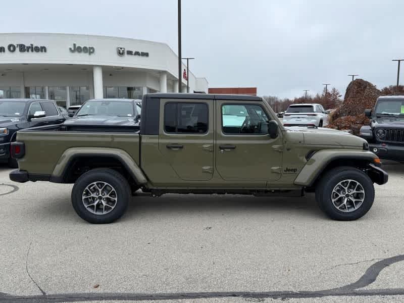 new 2026 Jeep Gladiator car, priced at $46,929