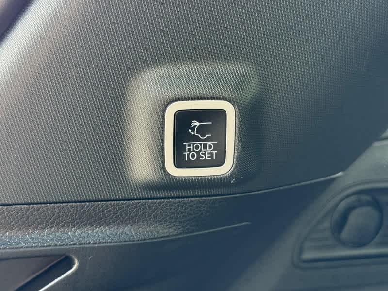 used 2022 Jeep Grand Cherokee car, priced at $40,988