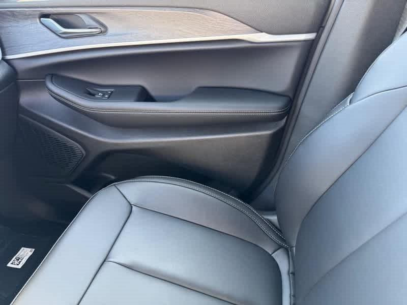 new 2025 Jeep Grand Cherokee car, priced at $45,506