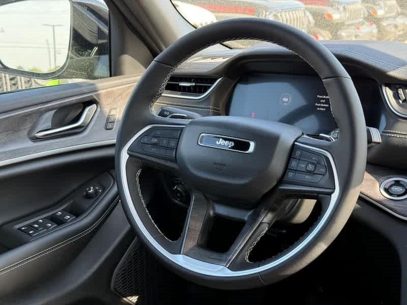new 2025 Jeep Grand Cherokee car, priced at $45,506