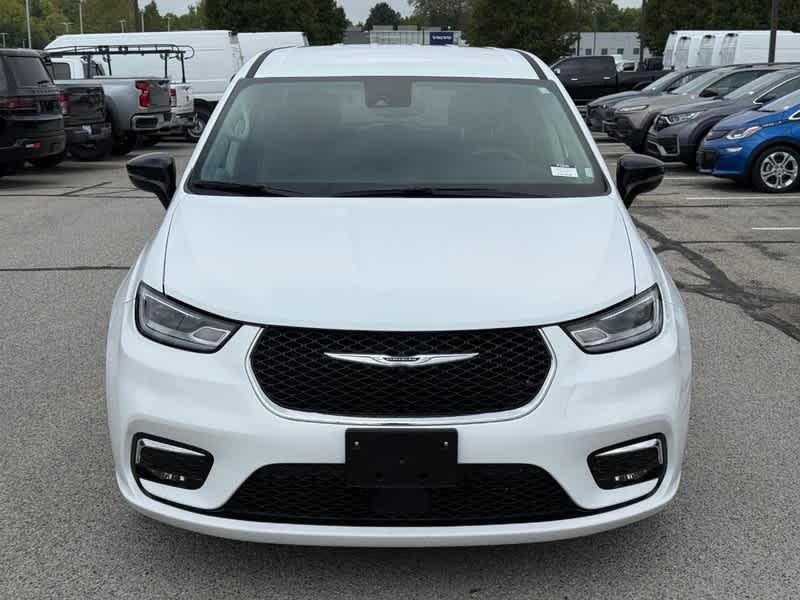 used 2024 Chrysler Pacifica car, priced at $31,988