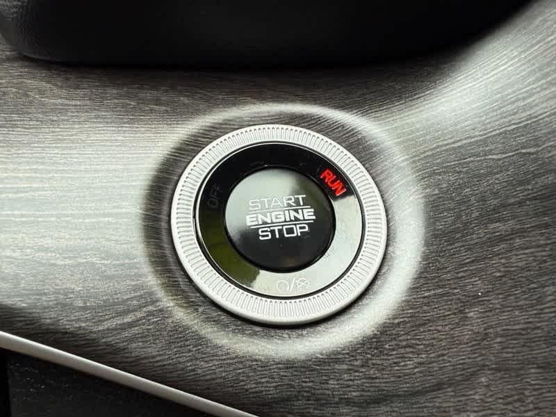 used 2024 Jeep Grand Cherokee car, priced at $37,988