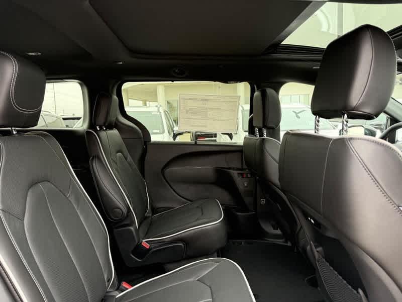 new 2026 Chrysler Pacifica car, priced at $45,877