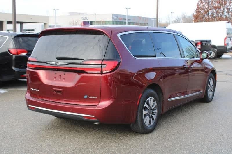 used 2022 Chrysler Pacifica Hybrid car, priced at $35,744