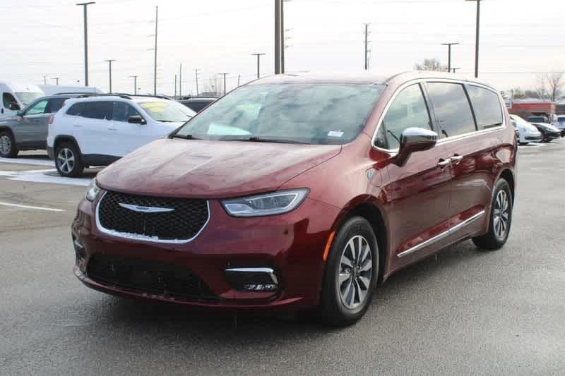 used 2022 Chrysler Pacifica Hybrid car, priced at $35,744