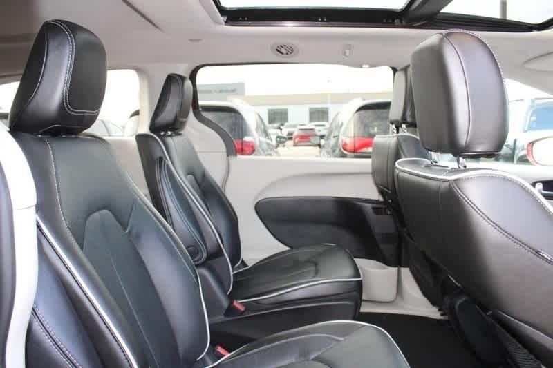 used 2022 Chrysler Pacifica Hybrid car, priced at $35,744