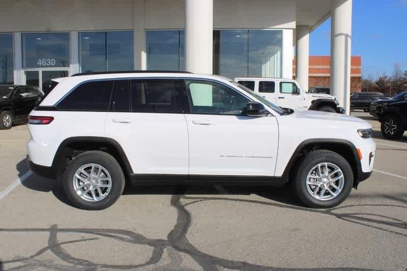 new 2025 Jeep Grand Cherokee car, priced at $40,274