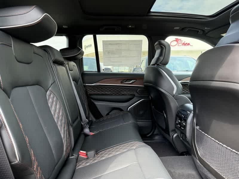 new 2025 Jeep Grand Cherokee car, priced at $61,929