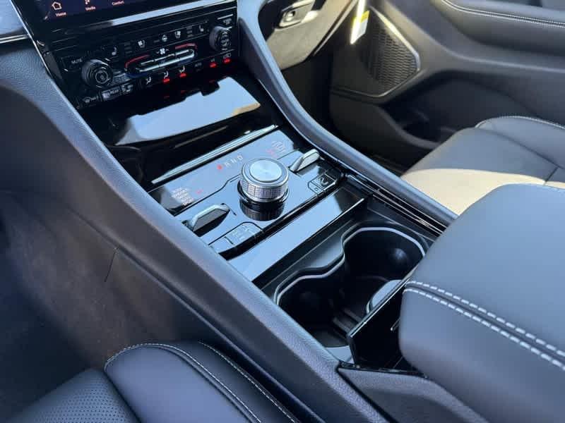 new 2025 Jeep Grand Cherokee L car, priced at $62,152