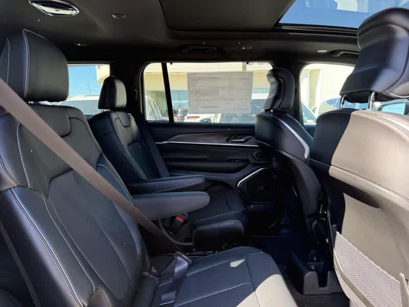 new 2025 Jeep Grand Cherokee L car, priced at $62,152