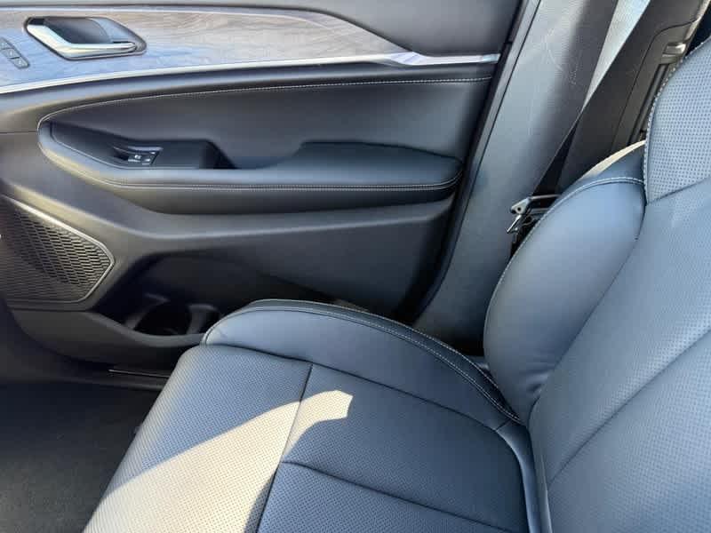 new 2025 Jeep Grand Cherokee L car, priced at $62,152