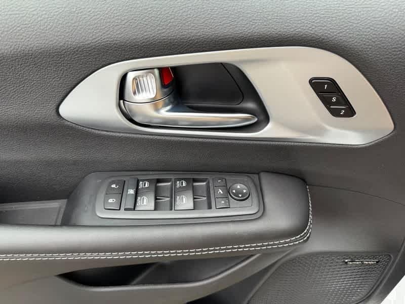 new 2026 Chrysler Pacifica car, priced at $52,280