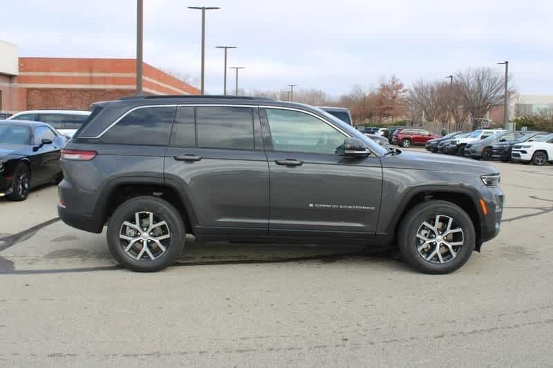 new 2025 Jeep Grand Cherokee car, priced at $49,167