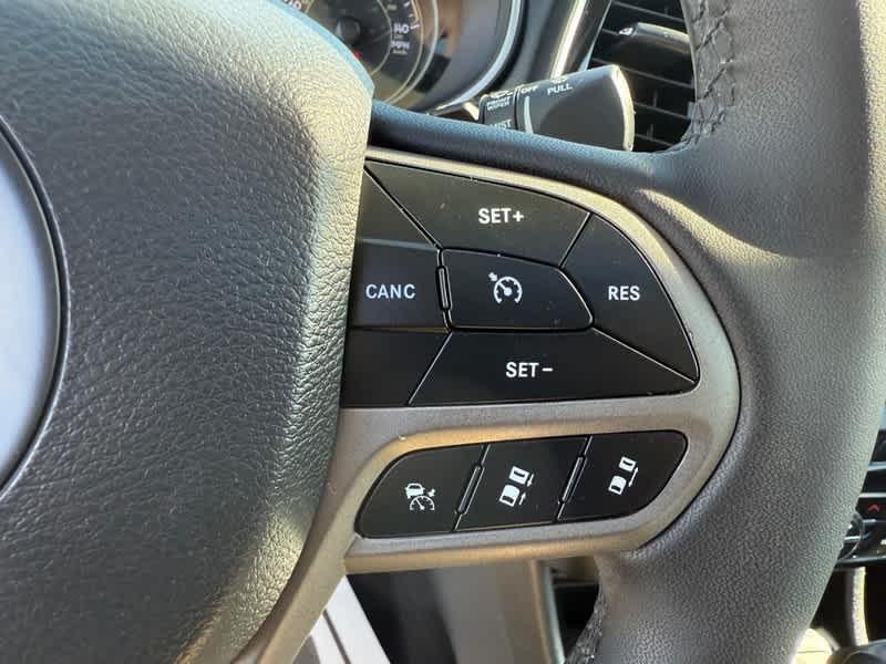 used 2022 Jeep Cherokee car, priced at $26,890