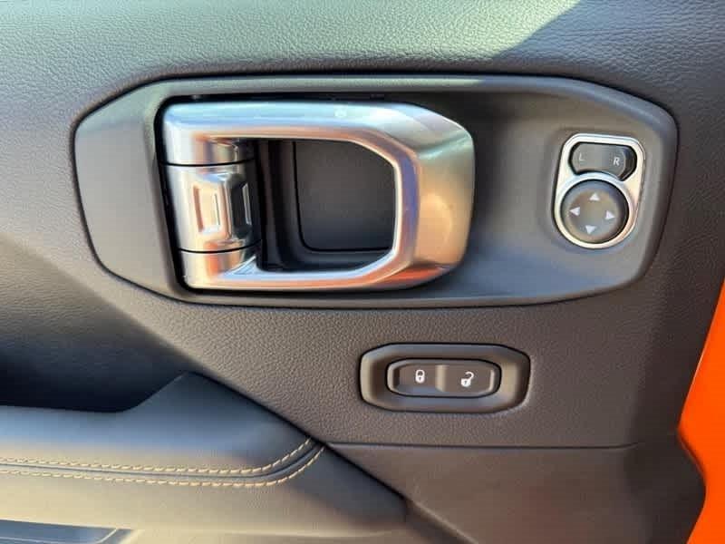 new 2025 Jeep Wrangler car, priced at $51,685
