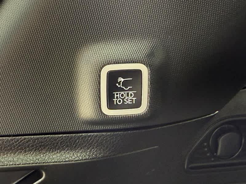 used 2023 Jeep Grand Cherokee car, priced at $37,111