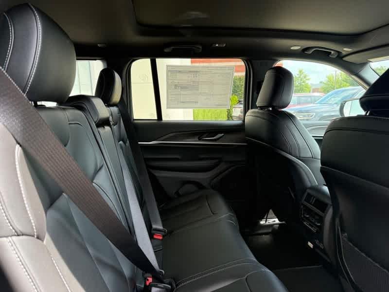 new 2025 Jeep Grand Cherokee car, priced at $49,086