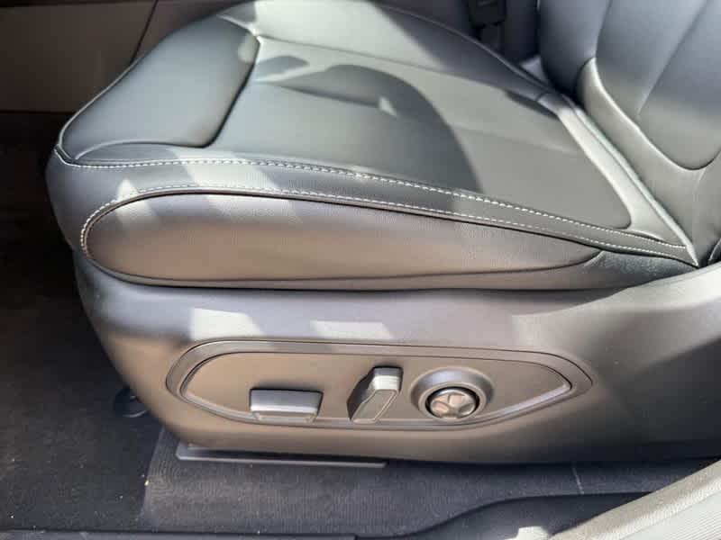 new 2025 Jeep Grand Cherokee car, priced at $49,086
