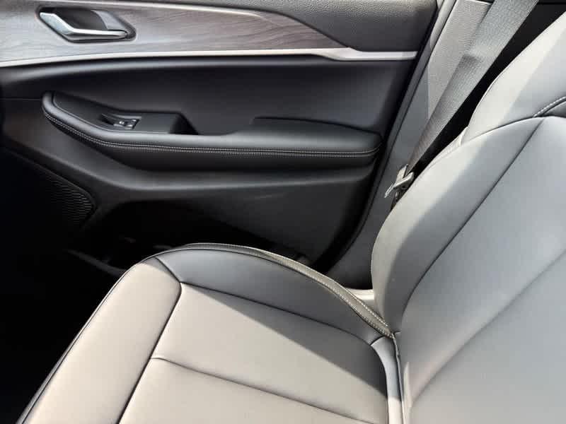 new 2025 Jeep Grand Cherokee car, priced at $49,086