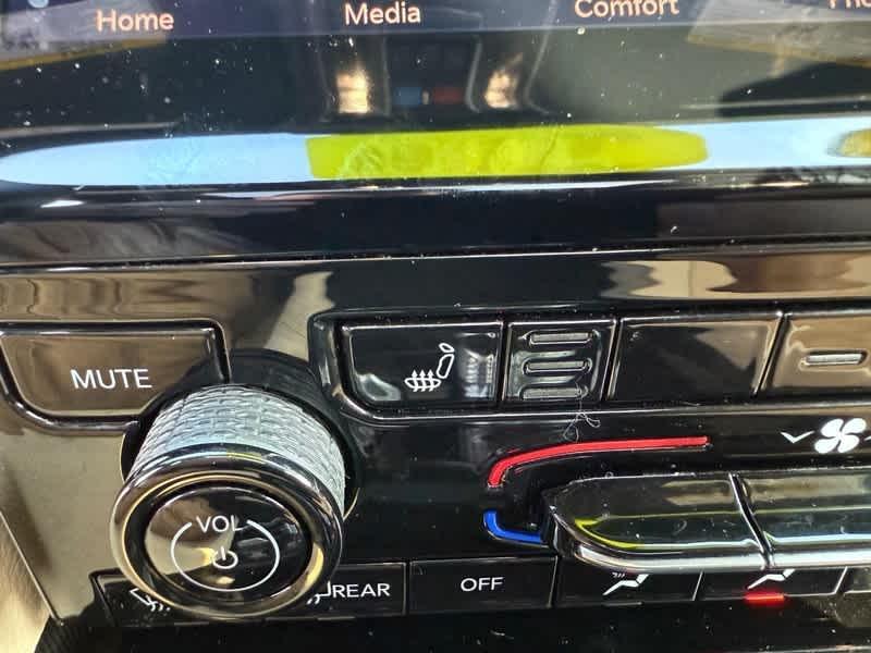 used 2024 Jeep Grand Cherokee L car, priced at $38,028