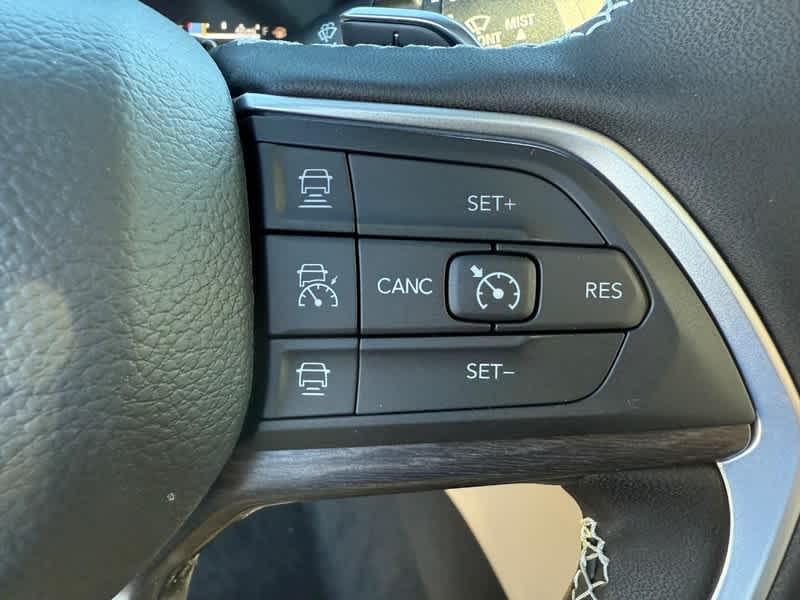 new 2025 Jeep Grand Cherokee car, priced at $45,723