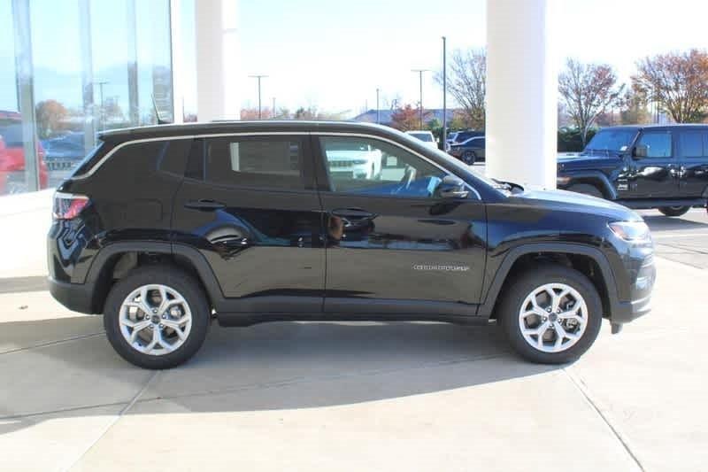 new 2025 Jeep Compass car, priced at $28,090