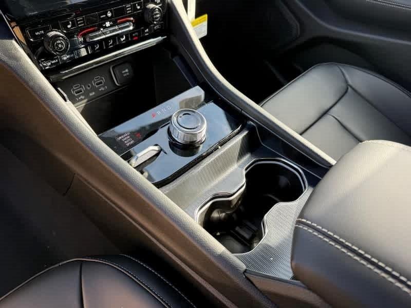 new 2025 Jeep Grand Cherokee car, priced at $45,506