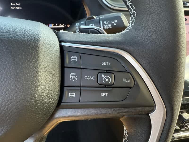 new 2025 Jeep Grand Cherokee car, priced at $46,756