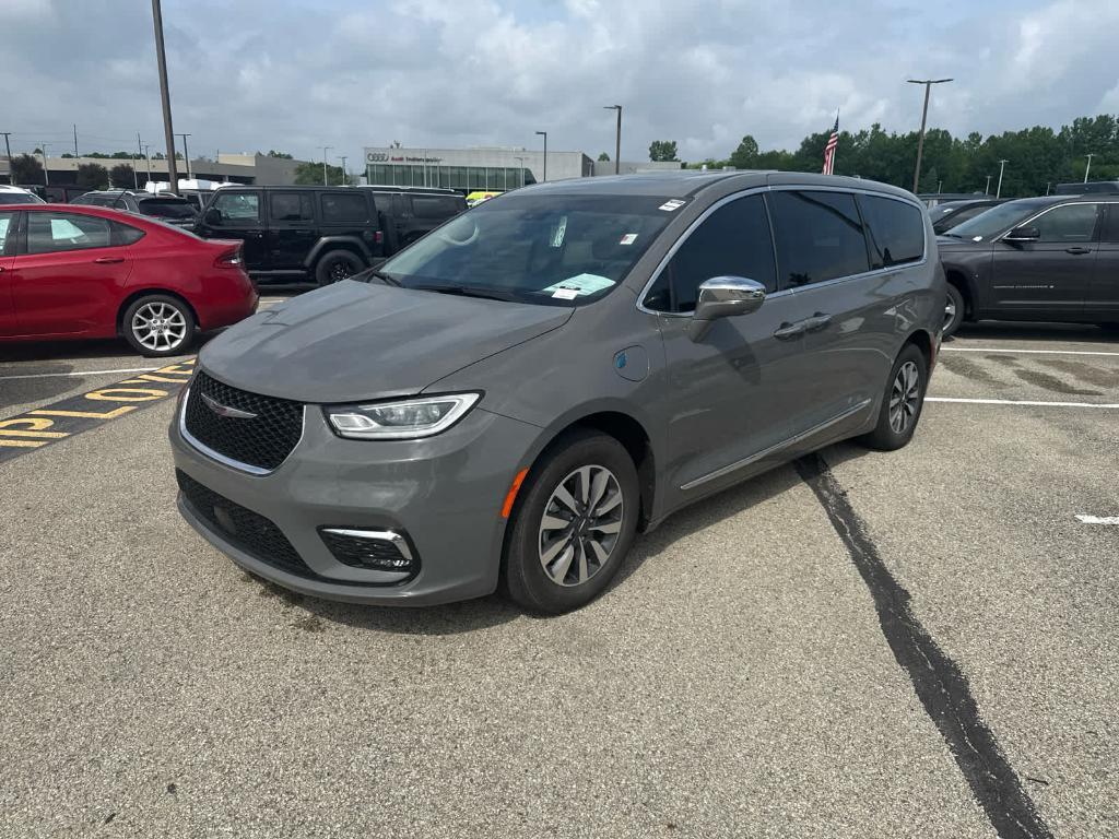 used 2022 Chrysler Pacifica Hybrid car, priced at $34,988
