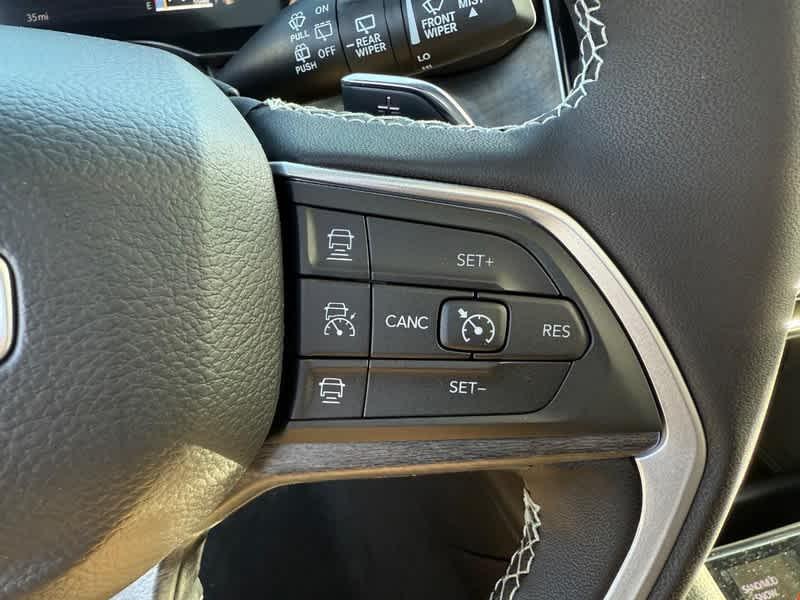 new 2025 Jeep Grand Cherokee car, priced at $49,001