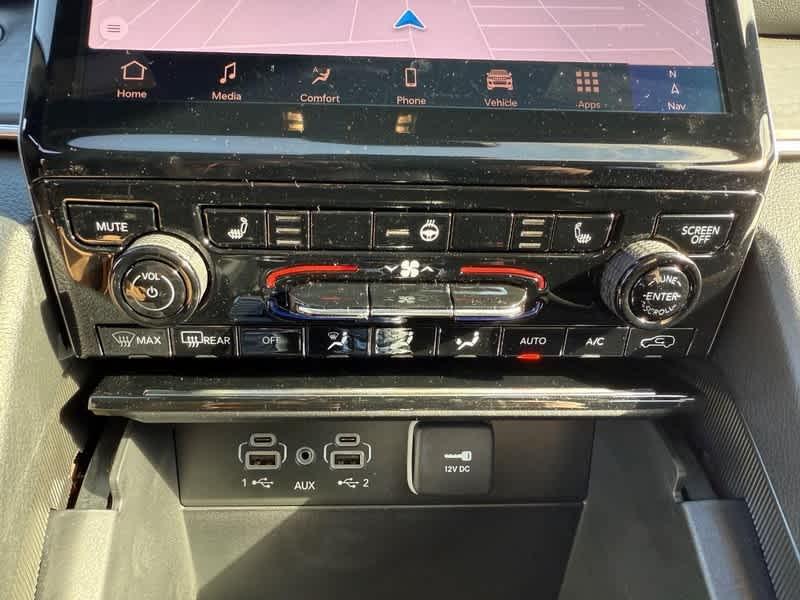 new 2025 Jeep Grand Cherokee car, priced at $49,001
