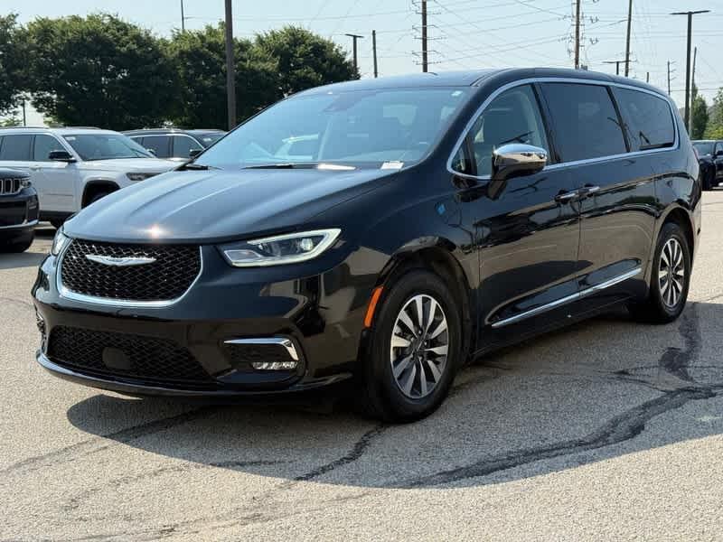 used 2022 Chrysler Pacifica Hybrid car, priced at $33,988