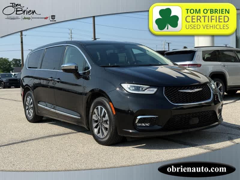 used 2022 Chrysler Pacifica Hybrid car, priced at $33,988