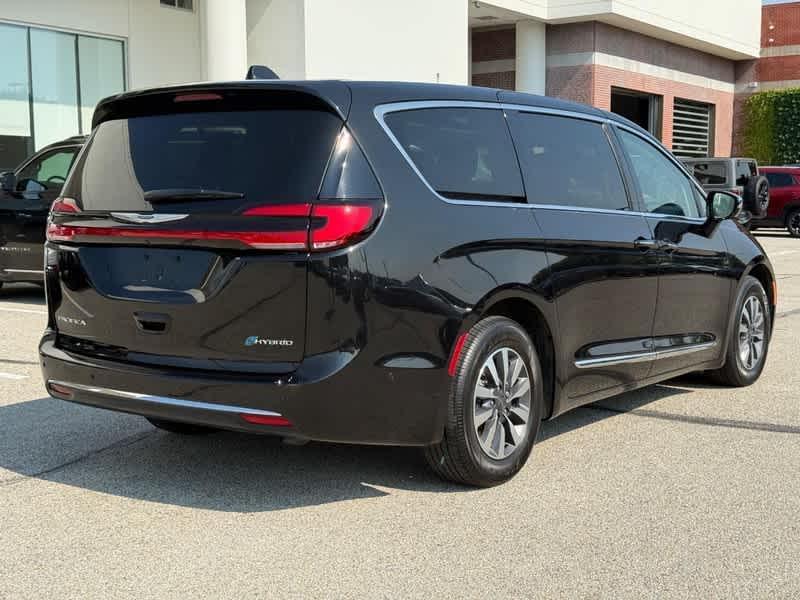 used 2022 Chrysler Pacifica Hybrid car, priced at $33,988