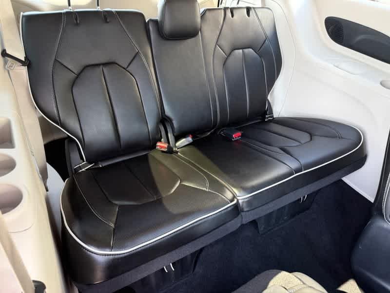 used 2022 Chrysler Pacifica Hybrid car, priced at $33,988