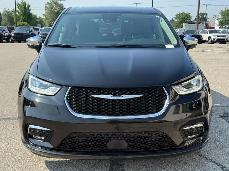 used 2022 Chrysler Pacifica Hybrid car, priced at $33,988