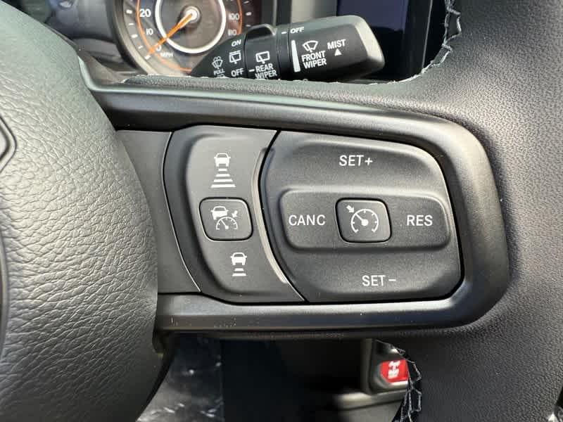 new 2025 Jeep Wrangler car, priced at $53,202