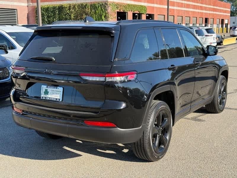 used 2022 Jeep Grand Cherokee car, priced at $33,595
