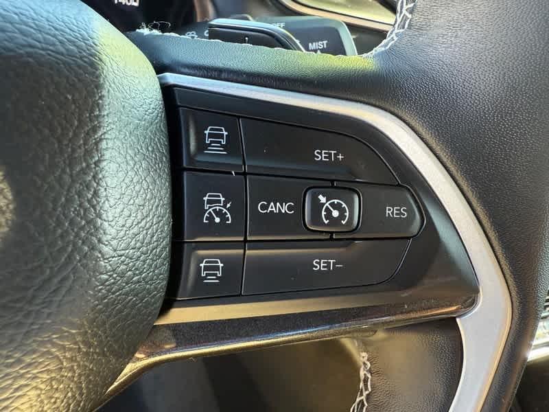 used 2022 Jeep Grand Cherokee car, priced at $33,595