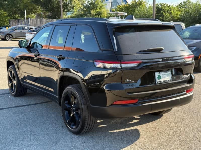 used 2022 Jeep Grand Cherokee car, priced at $33,595