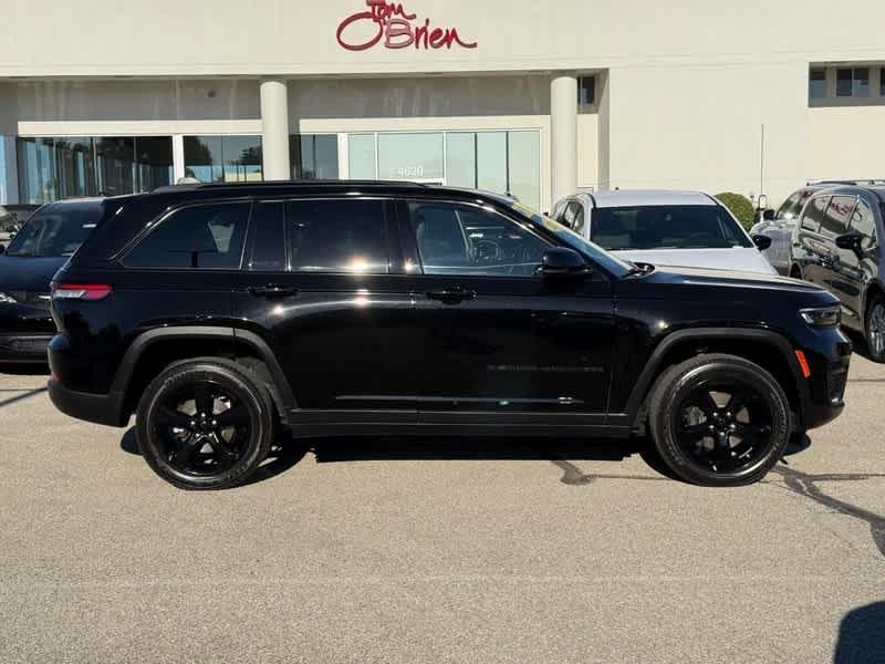 used 2022 Jeep Grand Cherokee car, priced at $33,595