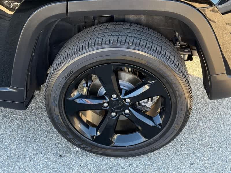 used 2022 Jeep Grand Cherokee car, priced at $33,595