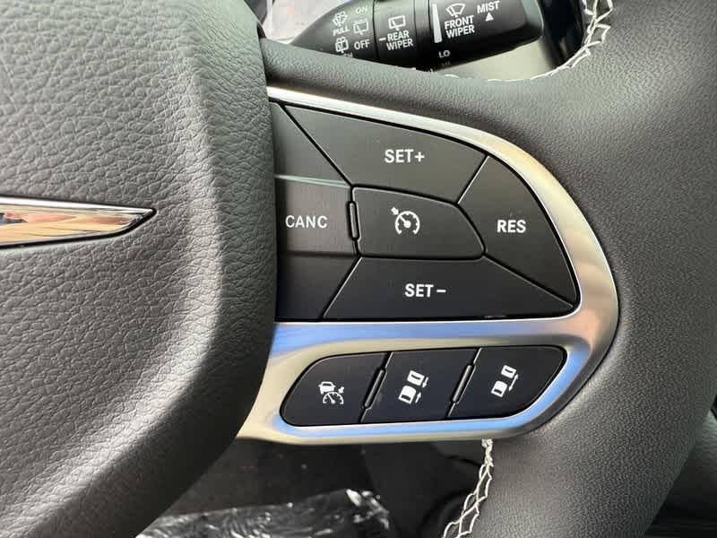 new 2026 Chrysler Pacifica car, priced at $42,685